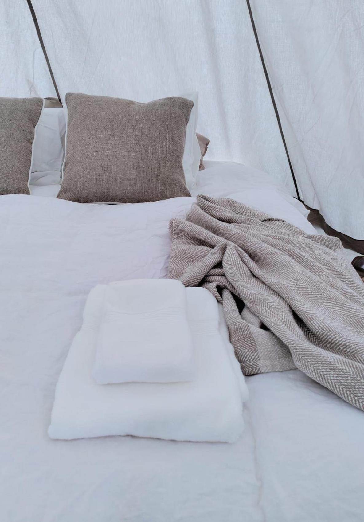 Luxury Tent With Restroom And Shower, Close To The Beach อึสตัด ภายนอก รูปภาพ